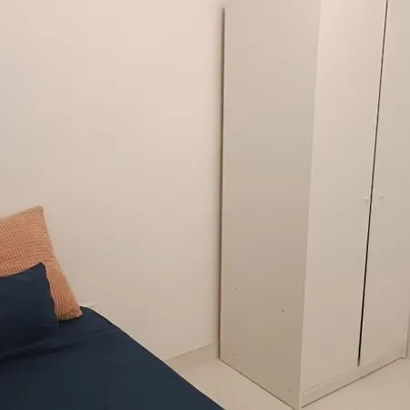 Modern Spacious In Center Of Apartment